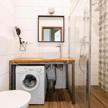 Golden - Cozy Studio - Great Location&k28 아파트 *