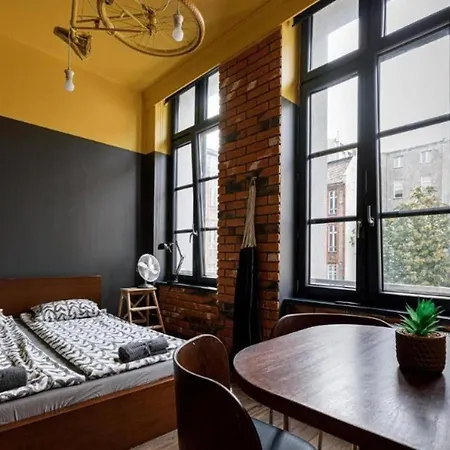 아파트 Golden - Cozy Studio - Great Location&k28 *