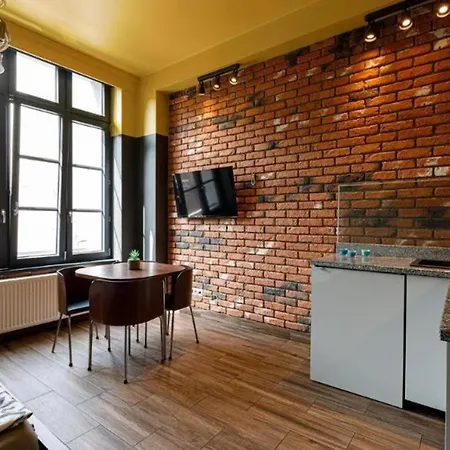 아파트 Golden - Cozy Studio - Great Location&k28 *
